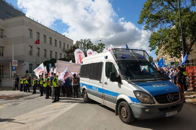 Związkowcy z BEKO protestowali przed ambasadą Turcji 