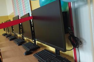 Uczniowie V LO w Lublinie dostali nowoczesne komputery.