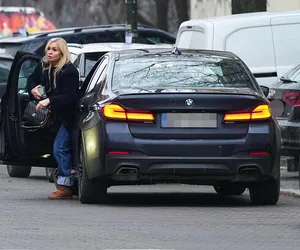 Monika Olejnik zatarasowała swoim BMW inne auta. Powód? Zaskakuje! [ZDJĘCIA PAPARAZZI]