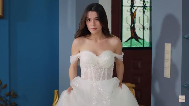 Zeynep w sukni ślubnej