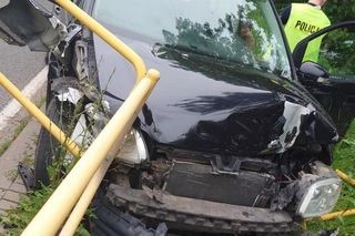 Zasłabł za kierownicą i wjechał w barierki! Dramatyczna walka o życie kierowcy