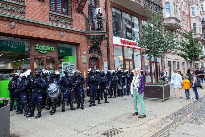 Protest przeciwko imigrantom.Tysiące kibiciów na ulicach Katowic
