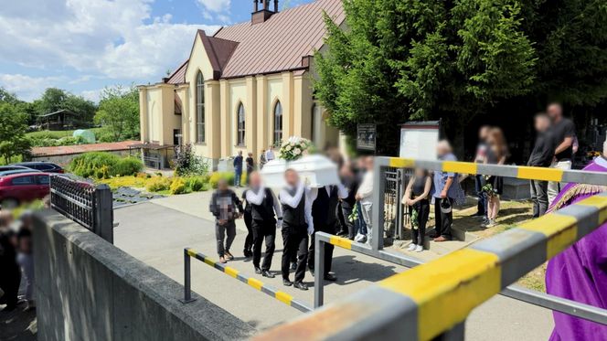 Pogrzeb 14-letniej Julii, która zginęła w pożarze