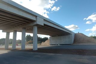 Niedaleko Białegostoku nowa droga pnie się w górę! To kolejny odcinek S19 na Podlasiu