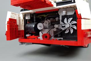 Model Autosanu z klocków LEGO