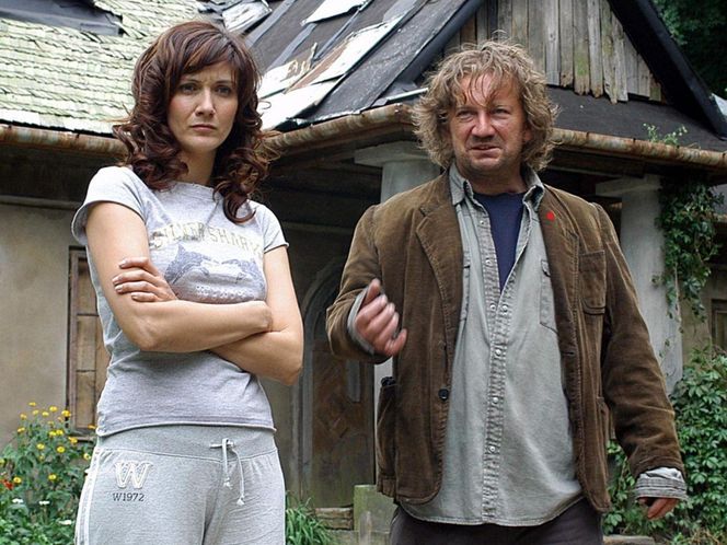 Paweł Królikowski "Kusy" i Ilona Ostrowska "Lucy" w serialu "Ranczo"
