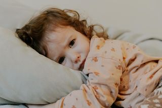 Jak sprawdzić, czy dziecko nie ma owsików? Pediatra poleca prosty sposób