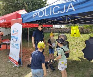 Policja i Straż Pożarna przypominały jak bezpiecznie spędzać wakacje nad Jeziorakiem