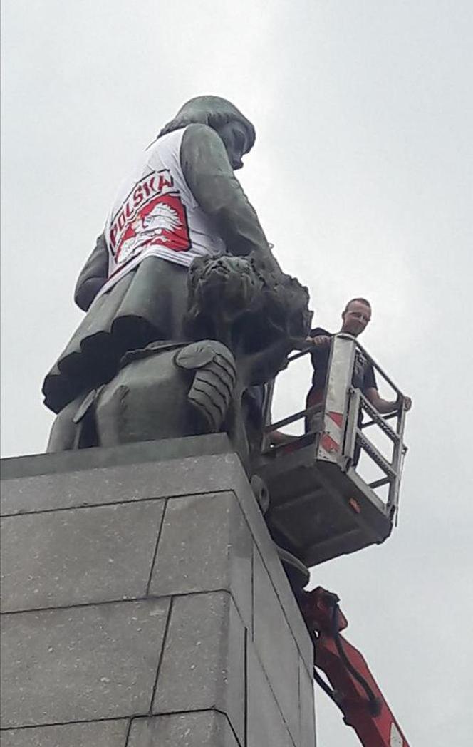 Kościuszko na placu Wolności gotowy do mundialu!
