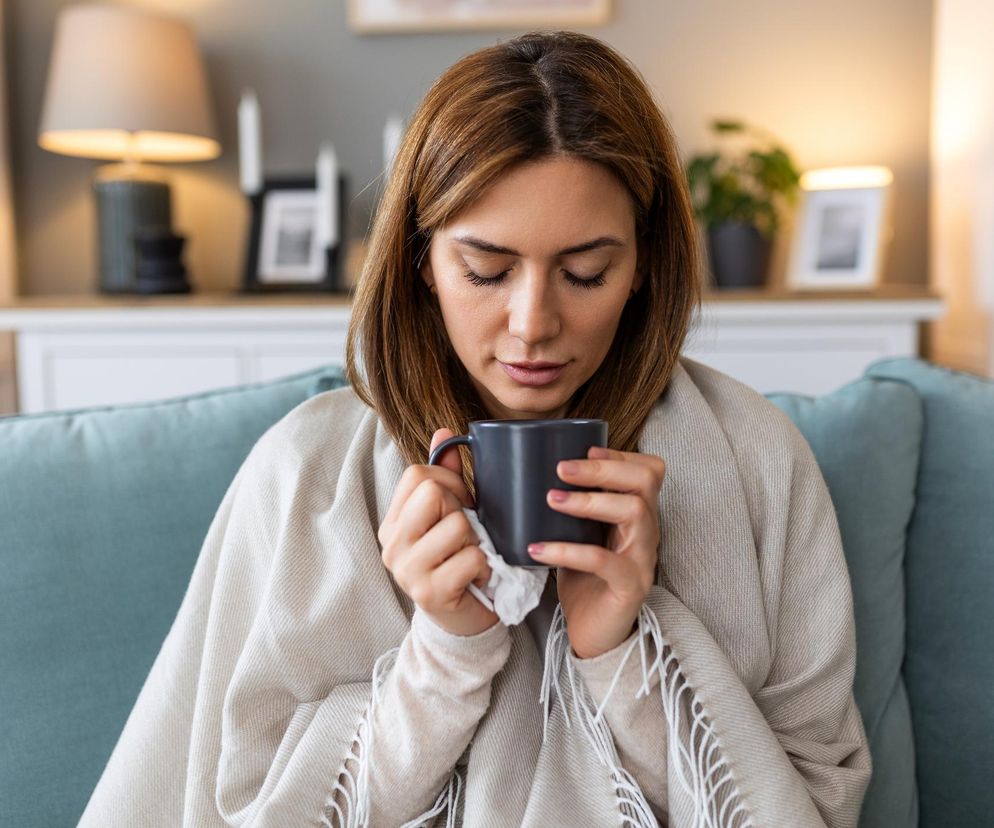 COVID-19: dookoła coraz więcej chorych. Nietypowe objawy u wielu zakażonych