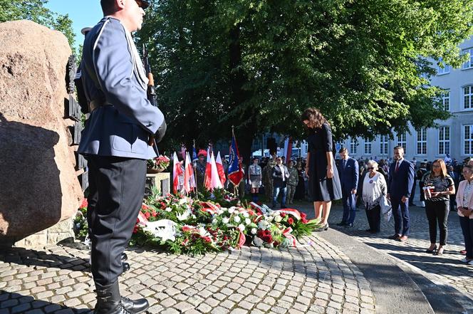 Godzina "W" w Gdańsku. Mieszkańcy upamiętnili pamięć o Powstańcach