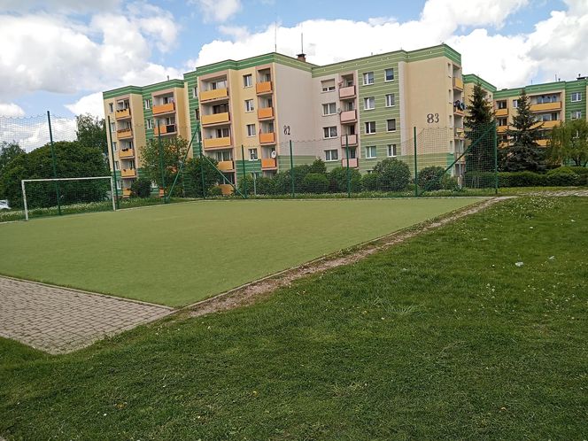 Pół boiska w Kielcach