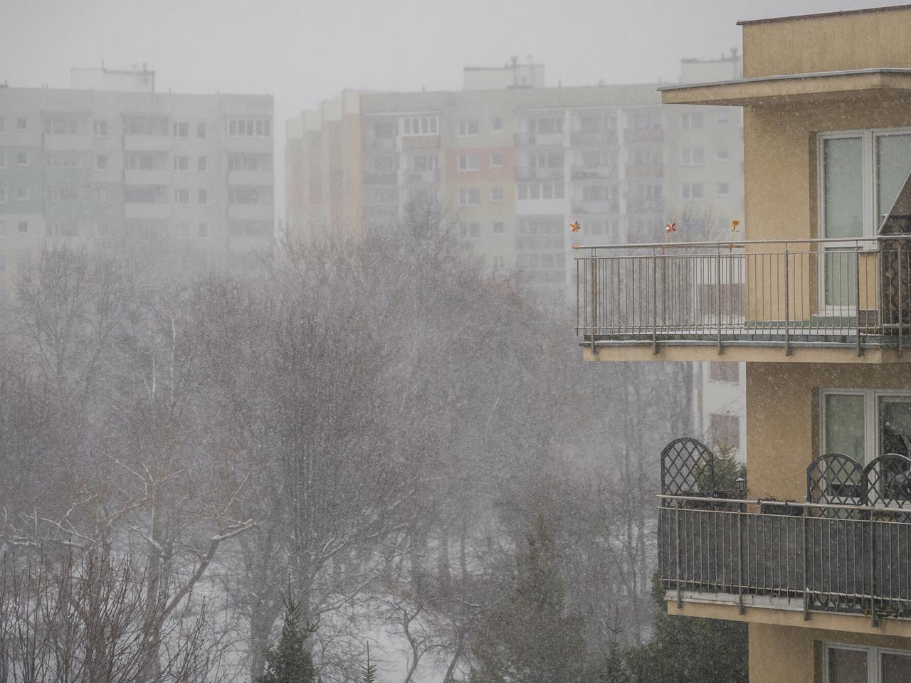 Niż MARIE uderzy w Polskę! W całym kraju silne wichury, burze i mróz 