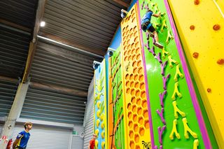 W Mińsku Mazowieckim otwarto ściankę wspinaczkową