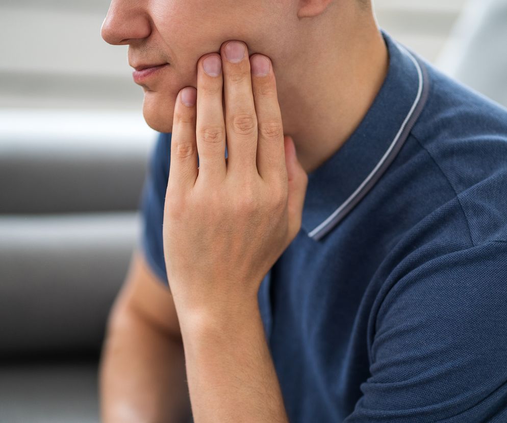 Zwiększa ryzyko raka jamy ustnej. Wielu Polaków codziennie go pije