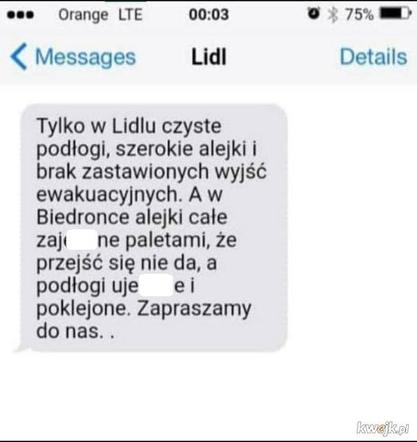 Zacięta walka Biedronki i Lidla trwa. Memy o dyskontach zalały internet. Pękniesz ze śmiechu!