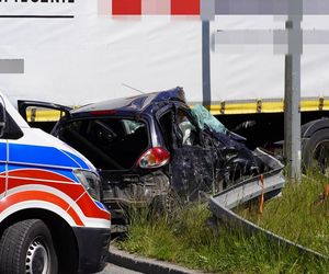 Wjechała toyotą prosto pod tira. Nie miała szans