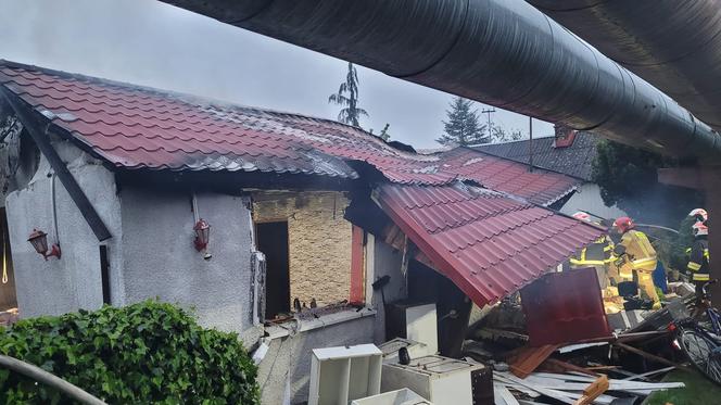 Tragiczny pożar domu w Grudziądzu! Nie żyje 52-latek [ZDJĘCIA]