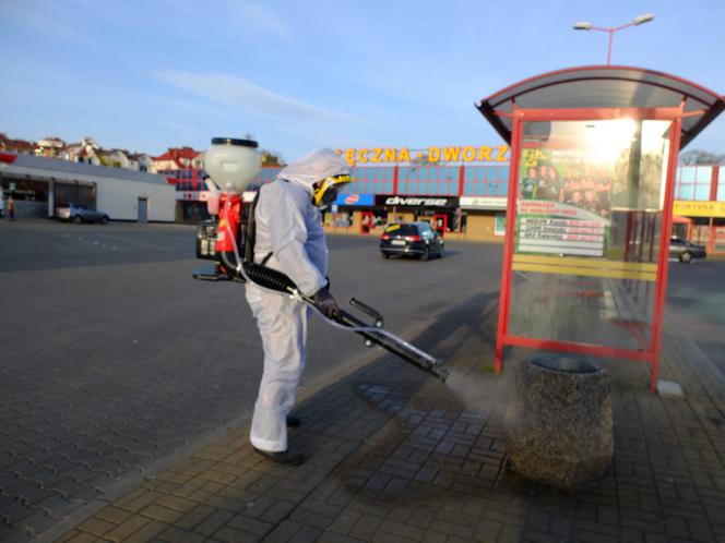 Emeryt chroni kolegów górników