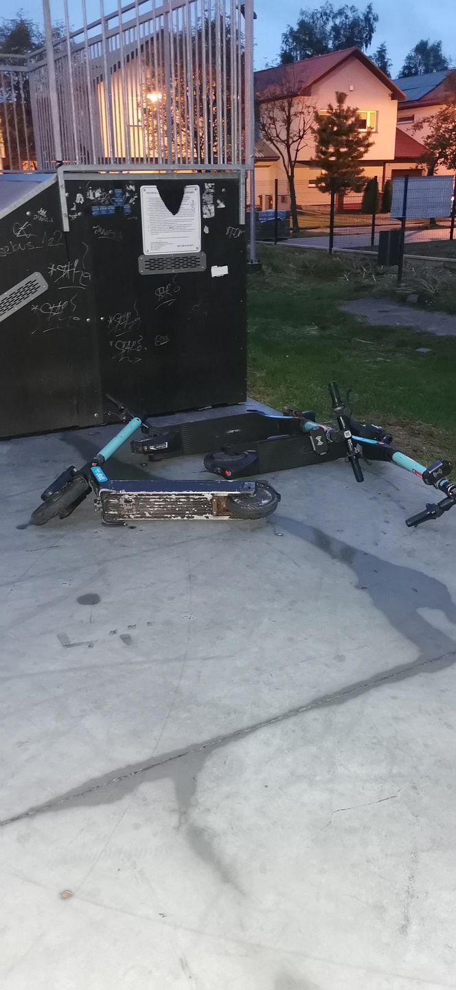 Bałagan na skateparku na Gronowie