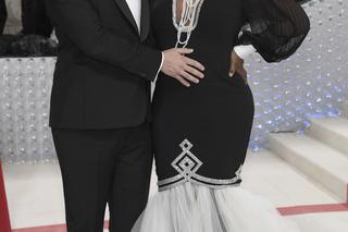 Gwiazdy błyszczały na białym dywanie