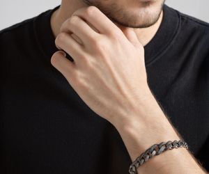 Męska biżuteria w nowych odsłonach. Jak ojcowie łączą tradycję z nowoczesnym stylem
