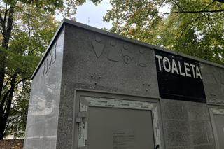 Szalet miejski za 400 tys. zł stanął w centrum Białegostoku. Mieszkańcy zszokowani ceną inwestycji [ZDJĘCIA]