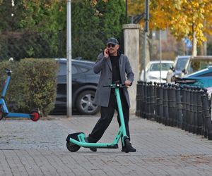 Krzysztof Ibisz z rodziną na spacerze