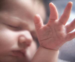 Na świat przyszedł noworodek z trzema rączkami. Okrzyknięto go cudem natury 