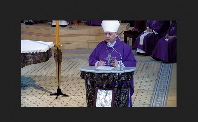 Biskupi z Gliwic zakażeni koronawirusem. Diecezja apeluje do wiernych, którzy uczestniczyli w ostatnich mszach