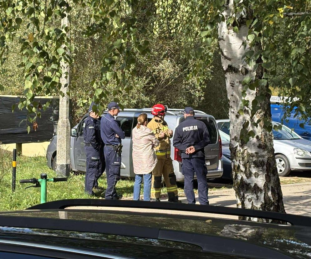 Broń i materiały wybuchowe w mieszkaniu. Konieczna ewakuacja bloku w Olsztynie