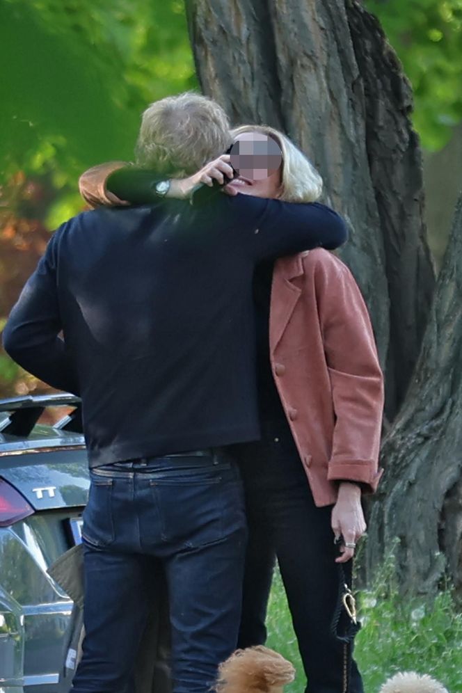 Andrzej Chyra smyra i całuje