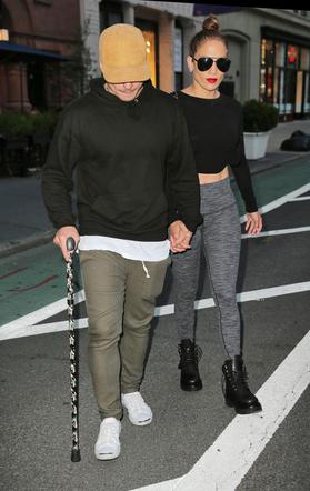 Jennifer Lopez w obcisłych legginsach