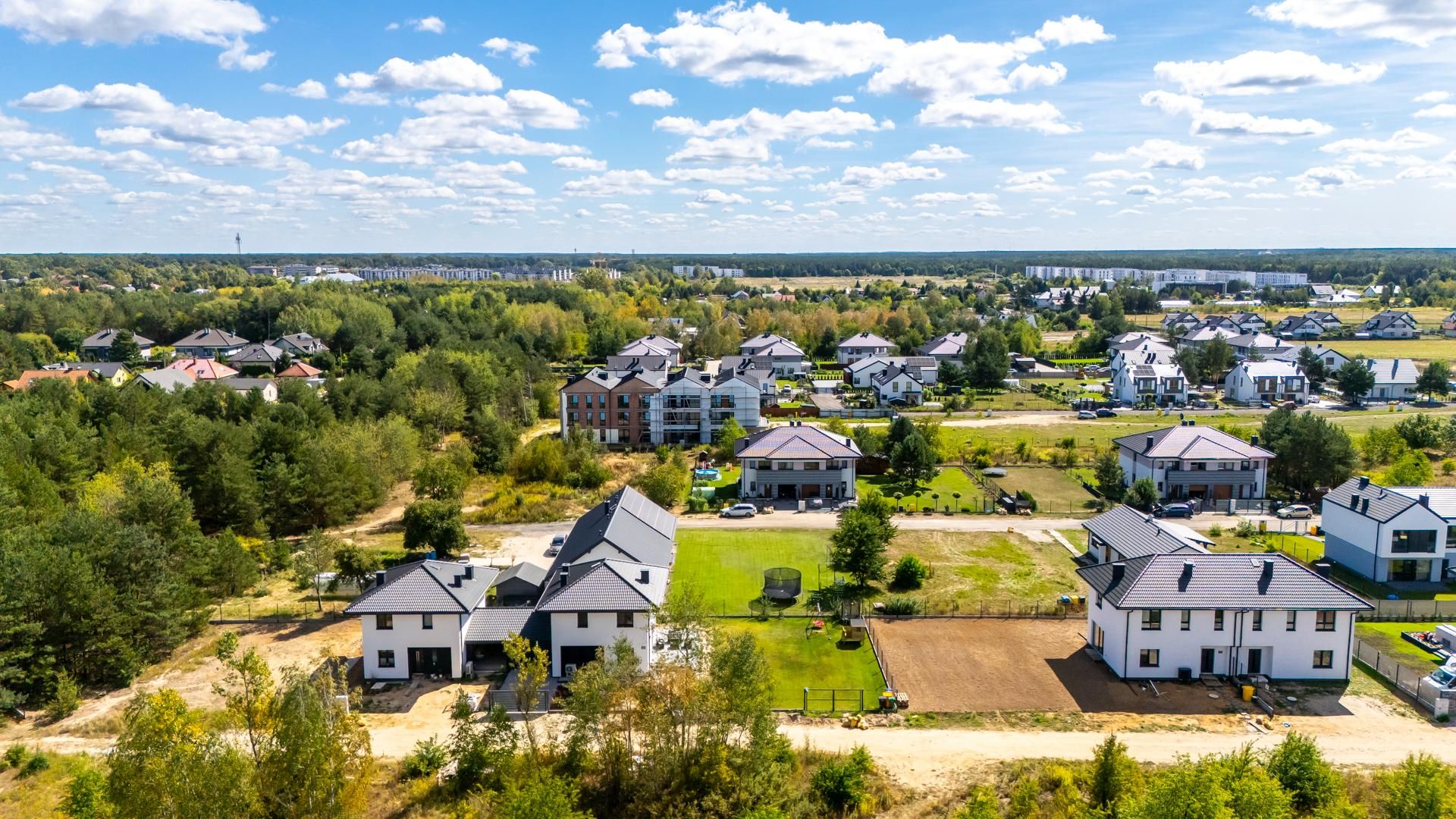 Kontrowersyjny dom jednorodzinny w Wieliszewie pod Warszawą