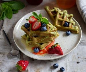 Zielone gofry robię z tym zdrowym składnikiem. Są pyszne i idealnie chrupiące 