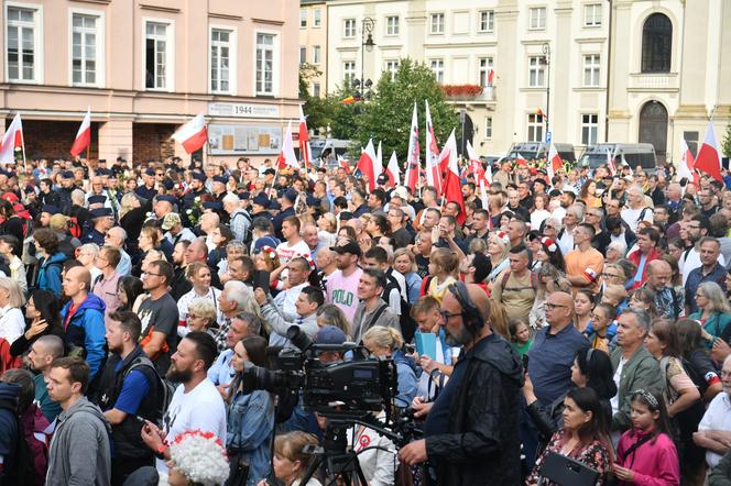 Zdjęcia z Marszu Powstania Warszawskiego