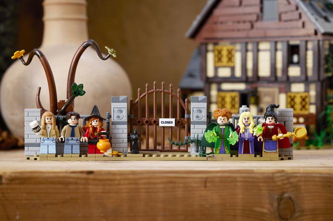 LEGO Ideas Disney Hocus Pocus: Domek sióstr Sanderson
