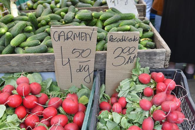 Ceny warzyw i owoców zwalają z nóg! Drożyzna na warszawskich bazarach 