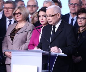 Ale wpadka na konferencji Jarosława Kaczyńskiego! Wszyscy usłyszeli