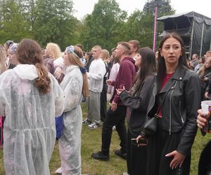 Kortowiada 2025. Koncerty na Plaży Kortowskiej przyciągnęły tłumy. Tak wyglądał drugi dzień imprezy!