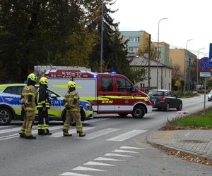Kierowca potrącił dzieci na pasach. Jedna z dziewczynek straciła przytomność