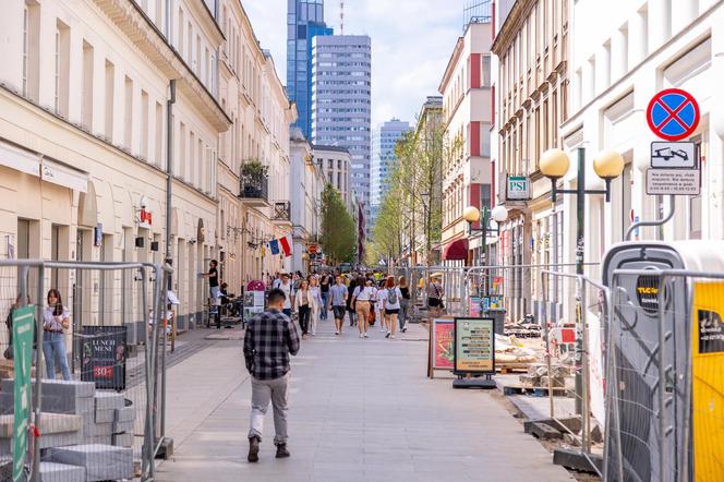 Przebudowa ul. Chmielnej w Warszawie latem 2024 r.