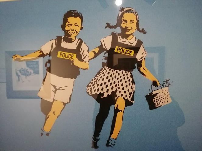 Ferie w Krakowie? Wystawę Banksy'ego, najbardziej tajemniczego artysty na świecie, koniecznie trzeba zobaczyć