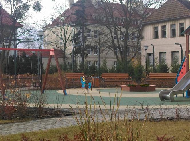 SZOK! Plac zabaw w Bydgoszczy jak więzienie!