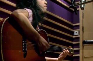 Amy Winehouse - piosenki artystki zostały zniszczone [VIDEO]