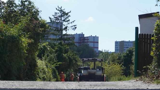 Na ulicę Wapienną wrócili drogowcy. Remont „nabiera” kształtu