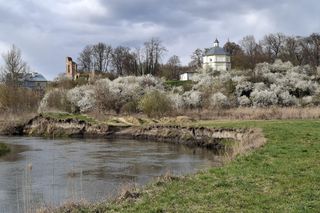 Wiosenny zespół pałacowo-parkowy w Zawieprzycach koło Lublina