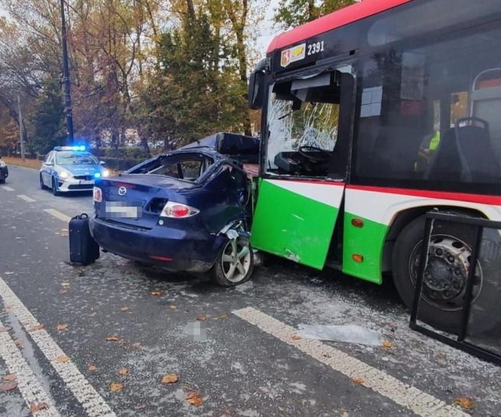 Lublin: Wypadek z udziałem autobusu. Zostali zakleszczeni w metalowej puszce!