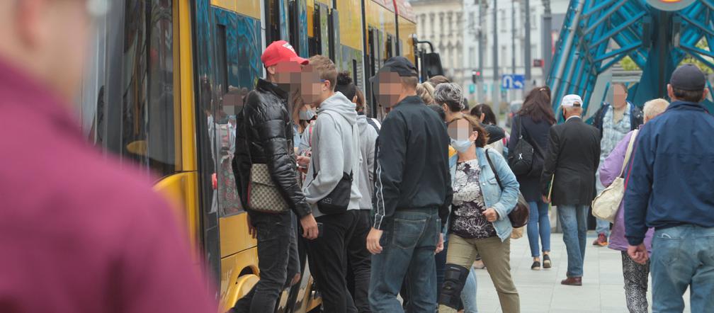 Komunikacja miejska w Warszawie pęka w szwach
