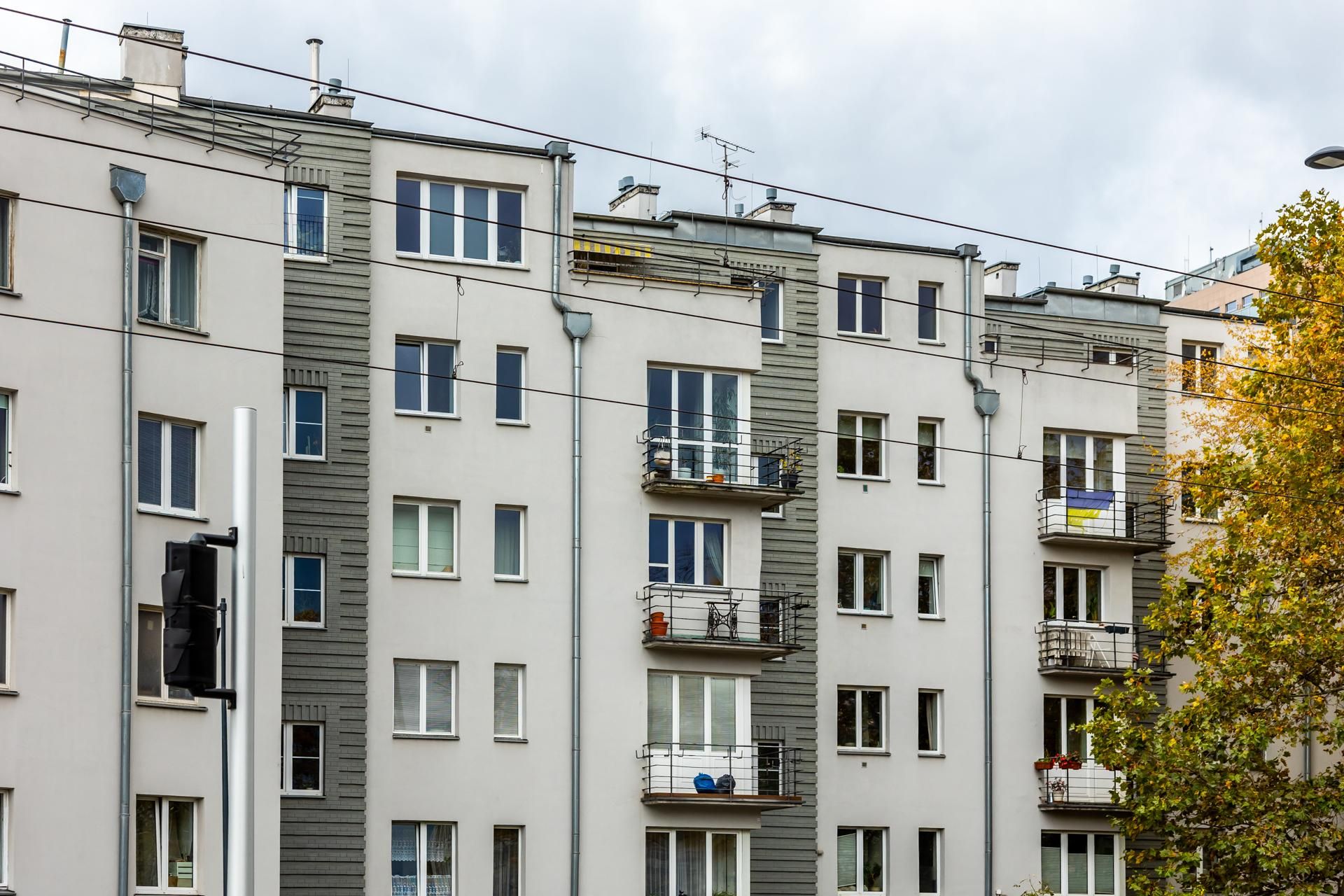 Blok przy ul. Słonecznej 50 w Warszawie